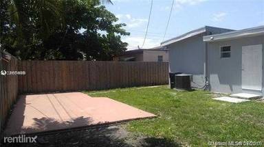 Main picture of 6300 Coral Way