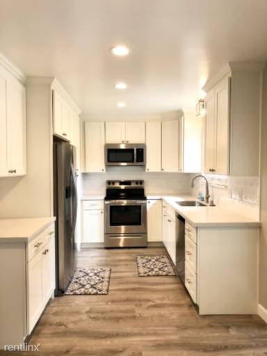 Main picture of 2090 Meridian Park Blvd