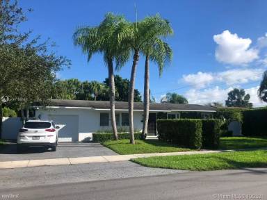 Main picture of 8915 SW 156th St