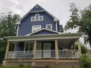 Main picture of 701 Faurot Ave