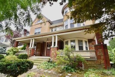 Main picture of 39 Melville Ave
