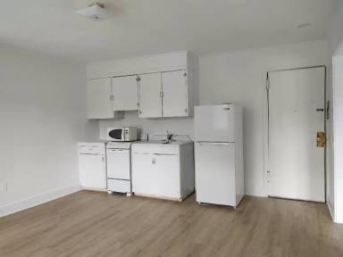 Main picture of 31 Wing Ave