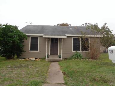 Main picture of 826 W 5th St