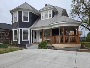Main picture of 303 S Poplar St