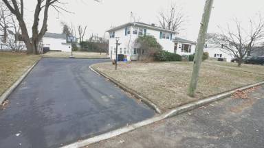 Main picture of 18 Hilltop Rd