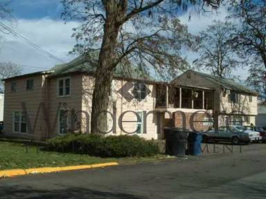 Main picture of 925 S College Ave