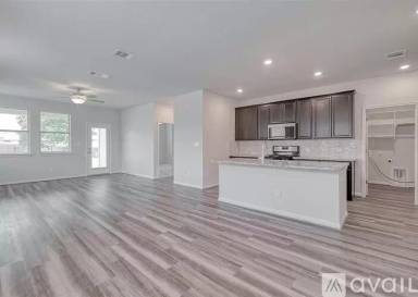 Main picture of 128 Tucana St