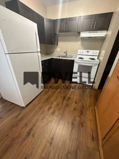 Main picture of 1920 19th Ave NW