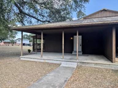 Main picture of 2152 Lovers Ln