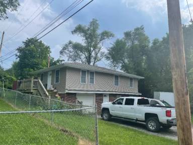 Main picture of 1315 NE 72nd Ter
