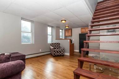 Main picture of 1324 E Carson St