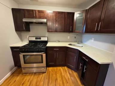 Main picture of 295 Hawthorne Ave