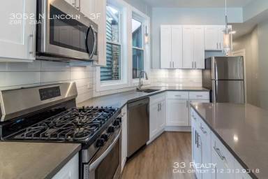 Main picture of 3052 N Lincoln Ave
