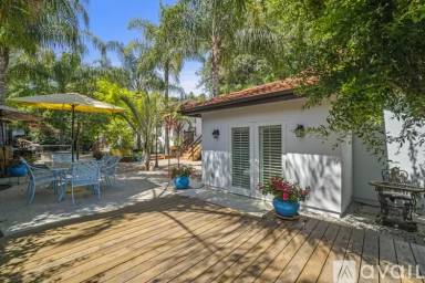 Main picture of 4230 Van Nuys Blvd