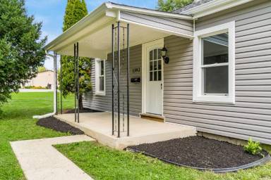 Main picture of 1392 Crest Rd