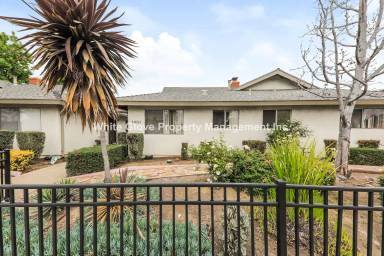 Main picture of 1413 E Chapman Ave
