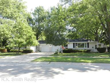 Main picture of 1016 N Pontiac Dr