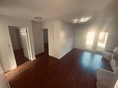 Main picture of 906 E Altadena Dr