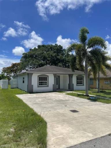 Main picture of 11960 SW 217th St