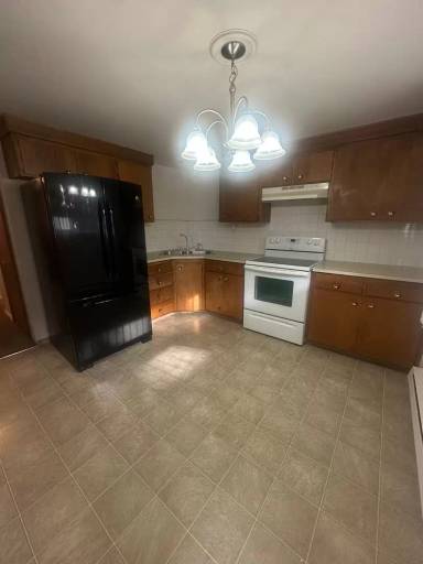 Main picture of 111 N Walnut Rd