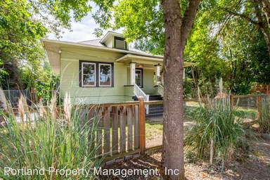 Main picture of 6126 N Superior St