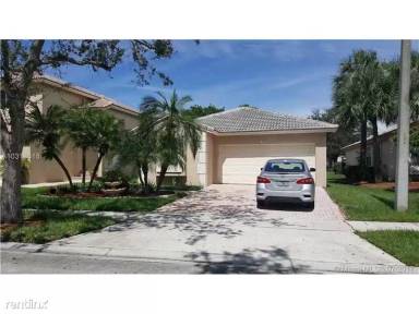 Main picture of 17083 NW 11th St