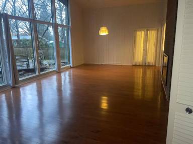 Main picture of 496 Dansel St