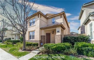 Main picture of 2511 Aurora Ln