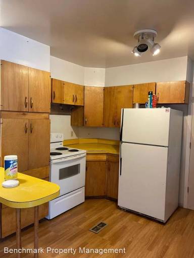 Main picture of 904 W Lamme St