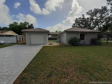 Main picture of 5890 NW 198th Ter