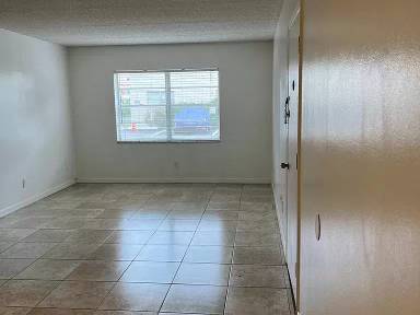 Main picture of 3618 W Lykes Ave