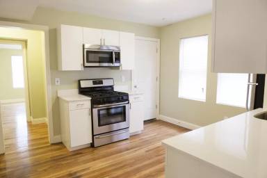 Main picture of 4043 Washington St