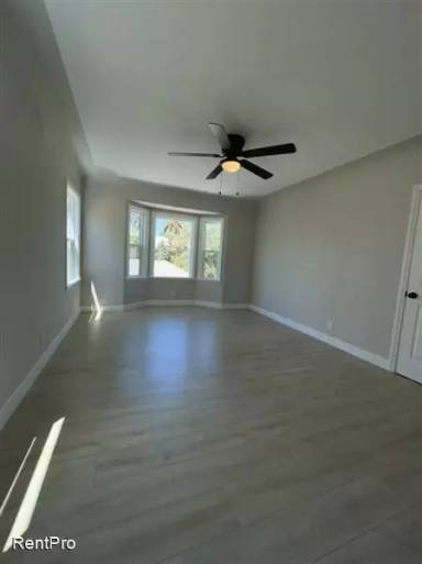 Main picture of 1453 S Bedford St