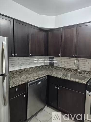 Main picture of 3825 N Pine Grove Ave