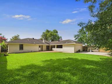 Main picture of 128 Pigeon Loop