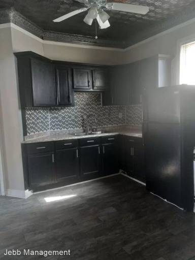 Main picture of 6832 S Sangamon St
