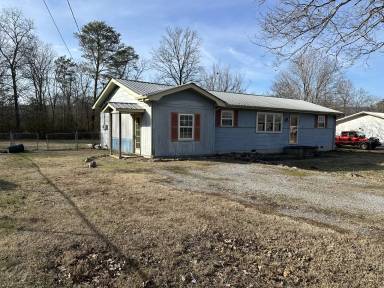 Main picture of 369 Piney Rd