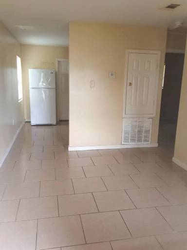 Main picture of 6525 Jasmine St