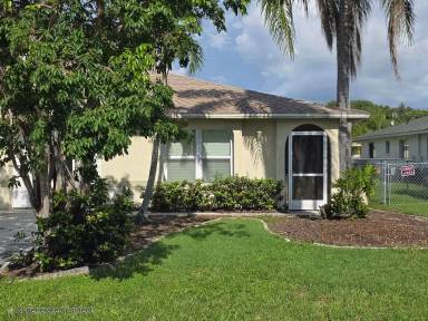 Main picture of 933 SE 23rd Pl