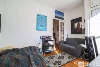 Main picture of 225 W 110th St