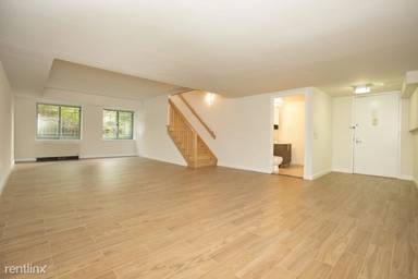 Main picture of 100 Jane St Apartments