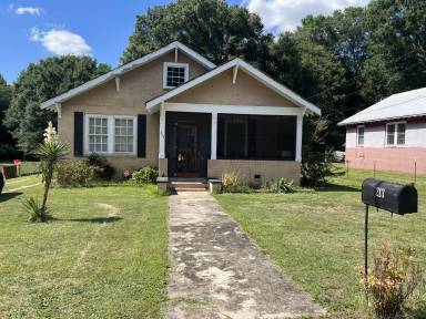 Main picture of 213 Blair Mill Rd