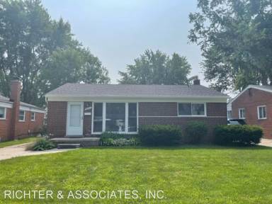 Main picture of 8670 Alper St