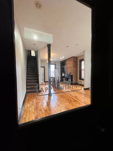 Main picture of 5817 Ellsworth Ave