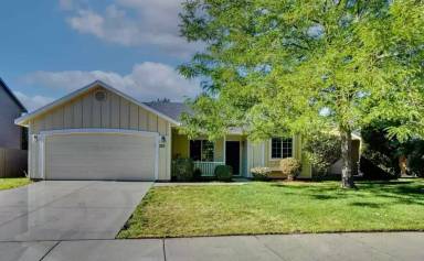 Main picture of 282 E Carver Dr