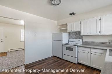 Main picture of 4592 Everett St