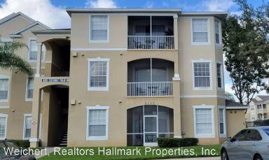 Main picture of 8105 Coconut Palm Way