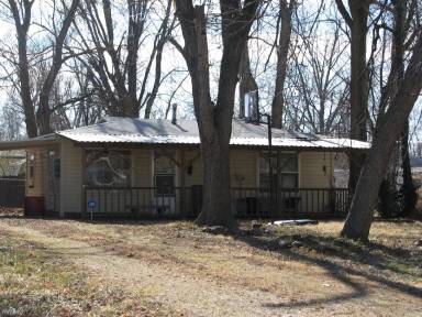 Main picture of 1510 E Lindberg St