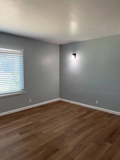 Main picture of 401 N Santa Ana St