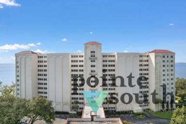 Main picture of 615 Bayshore Dr